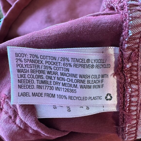 Universal Thread Womens High Rise Midi Shorts Size 12/31 Wine Red Cotton Blend - Picture 4 of 8